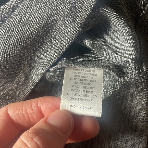 Witchery Silver Top‎ - Picture 6 of 6